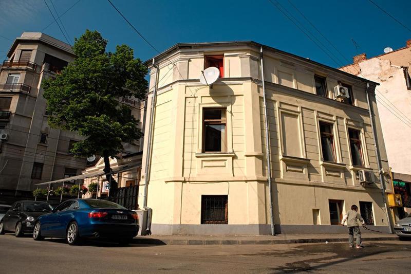 Хостел Fun House Бухарест Экстерьер фото